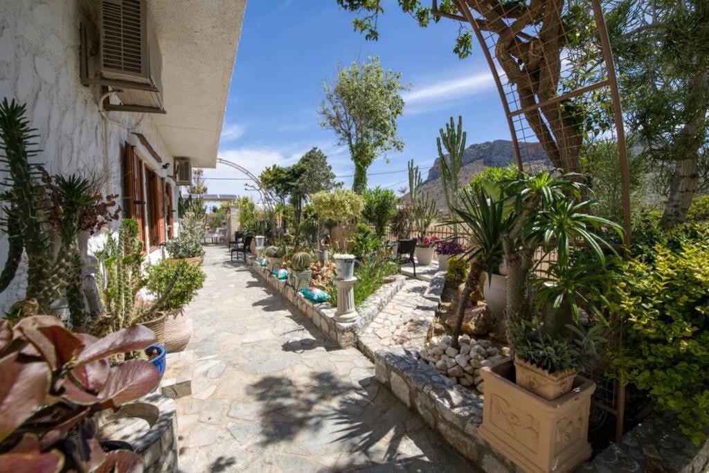 Renas Secret Garden House Villa Hriszí Aktí Haniá Kültér fotó